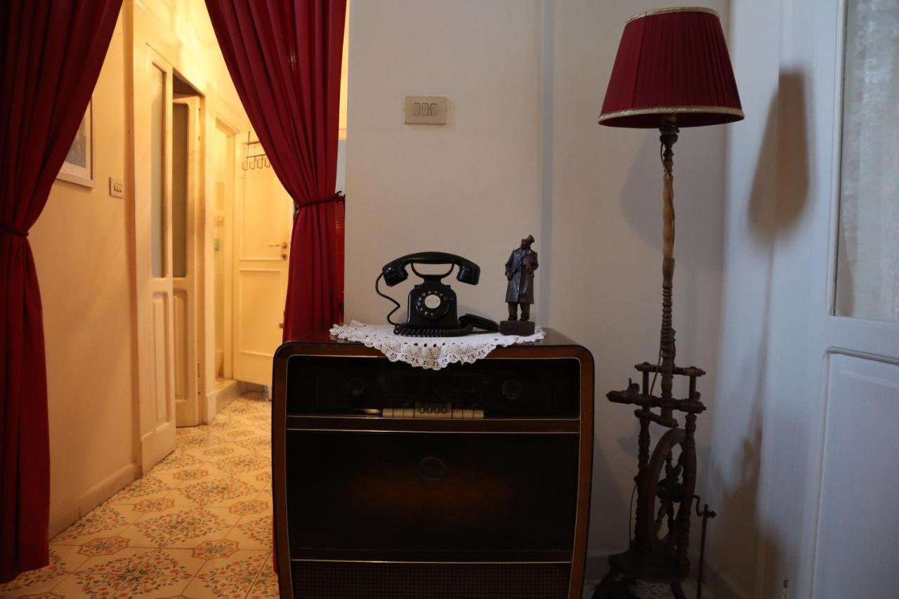 Appartement Storia Di Sofia à Naples Extérieur photo