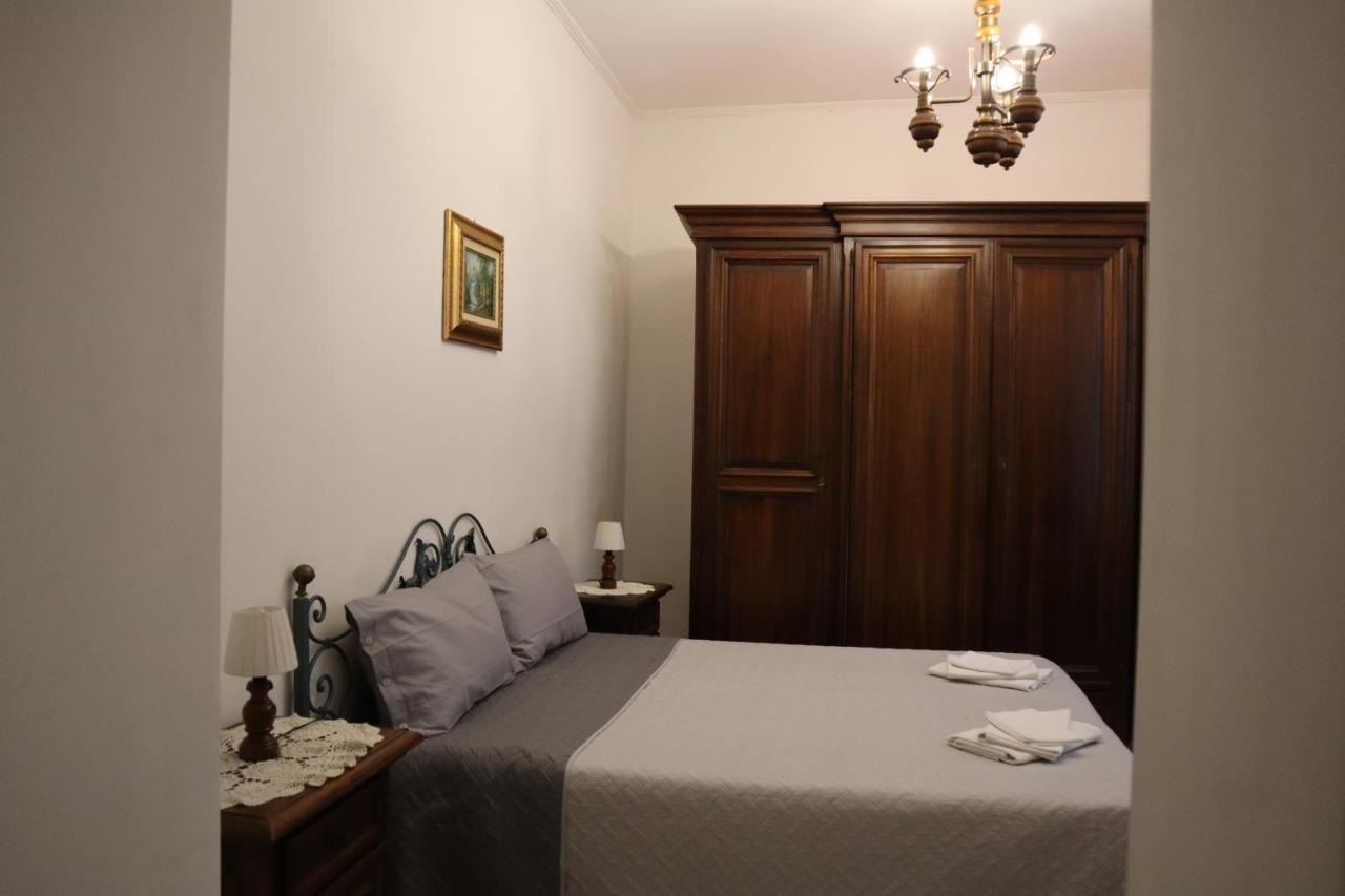 Appartement Storia Di Sofia à Naples Extérieur photo