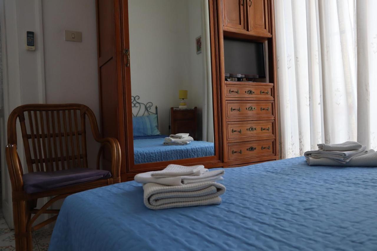 Appartement Storia Di Sofia à Naples Extérieur photo