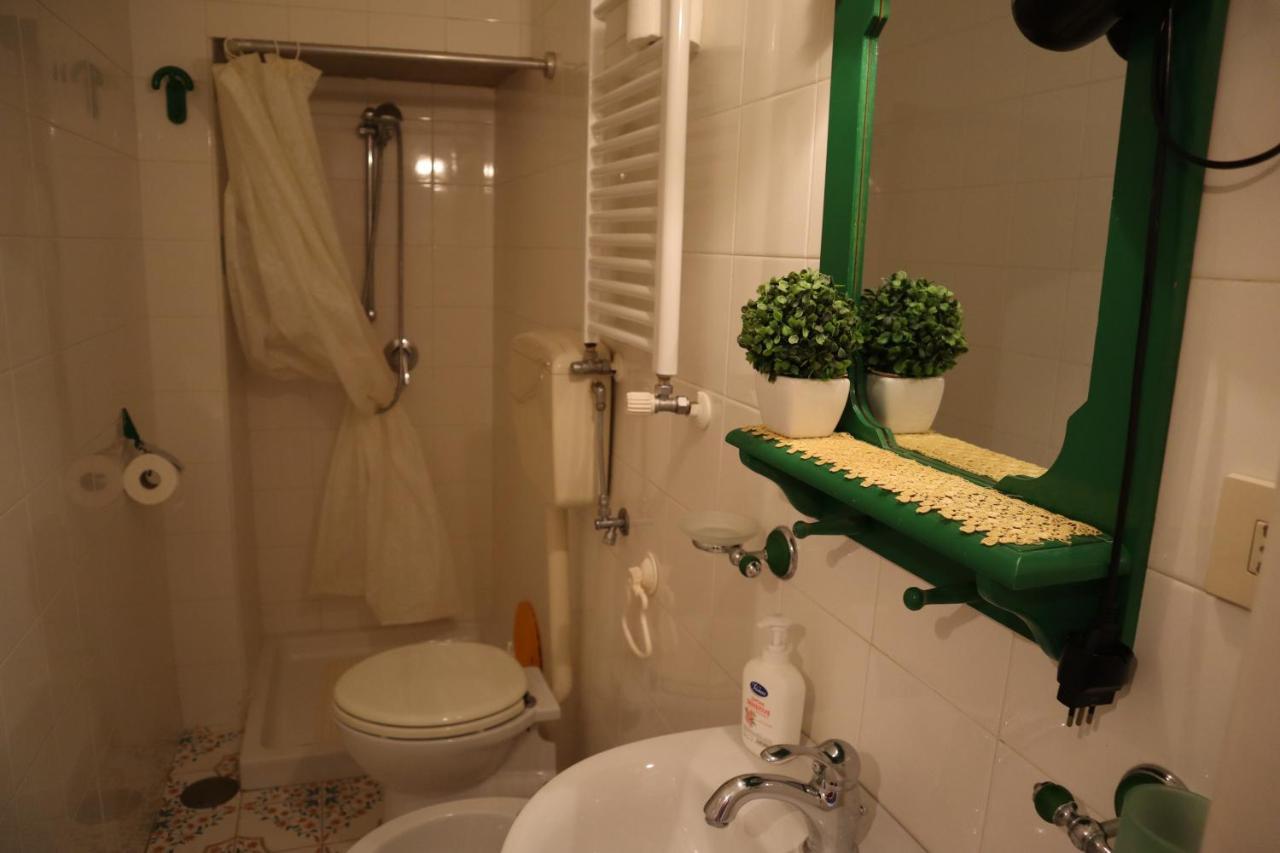 Appartement Storia Di Sofia à Naples Extérieur photo