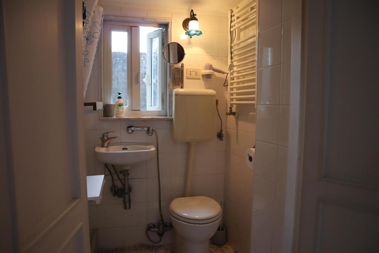Appartement Storia Di Sofia à Naples Extérieur photo