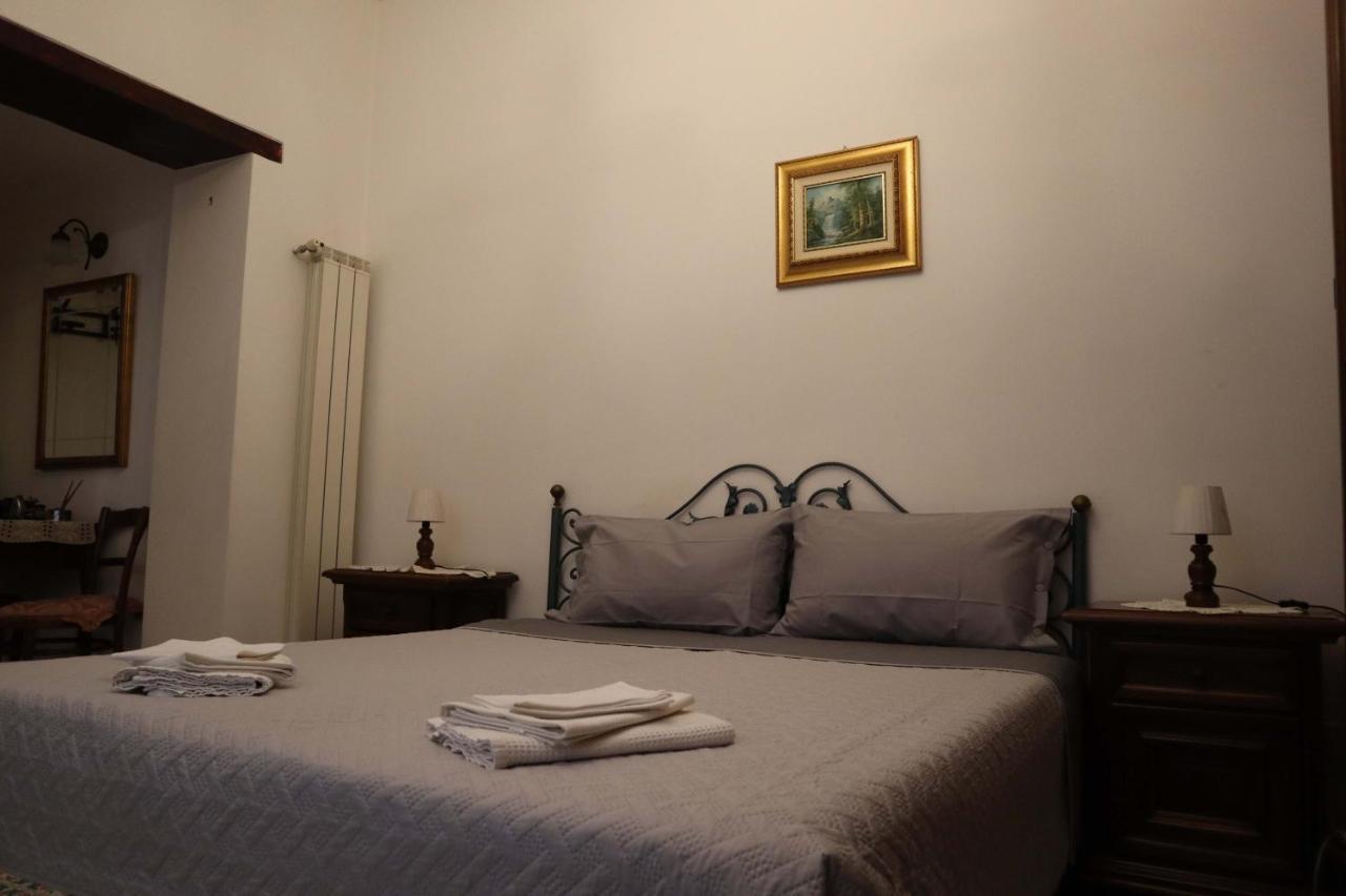 Appartement Storia Di Sofia à Naples Extérieur photo