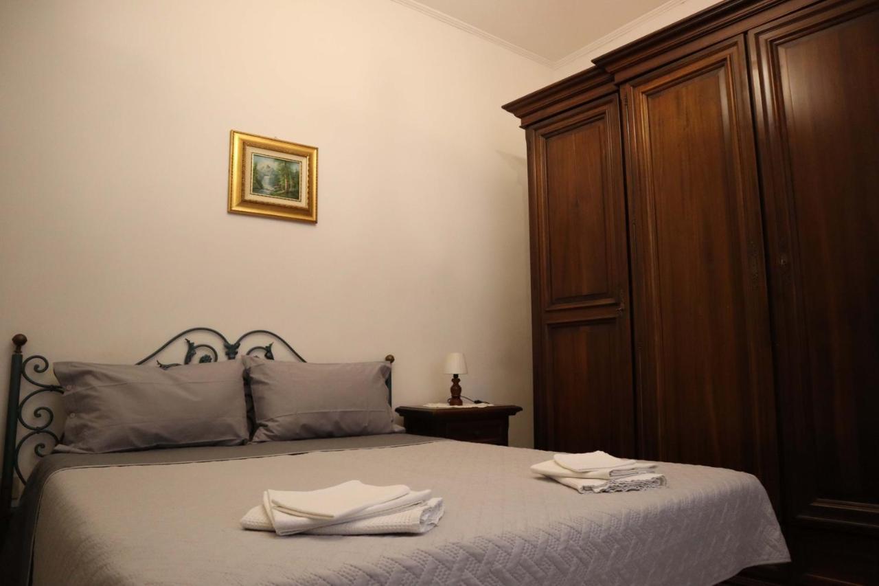 Appartement Storia Di Sofia à Naples Extérieur photo